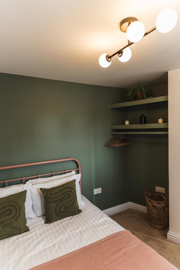 Wych Cottage, Striking 2 Bed, Parking, Ground Floor Flat - Step Free サマートン エクステリア 写真