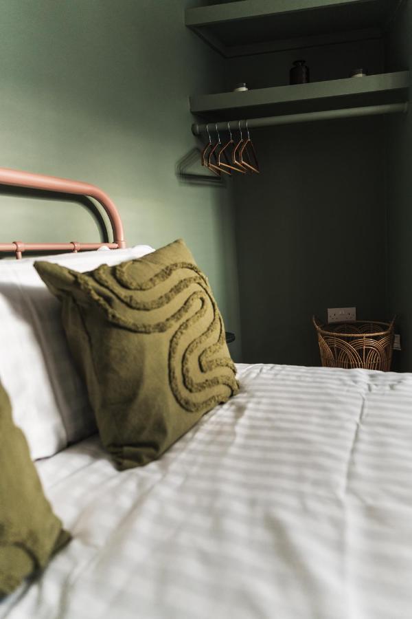 Wych Cottage, Striking 2 Bed, Parking, Ground Floor Flat - Step Free サマートン エクステリア 写真