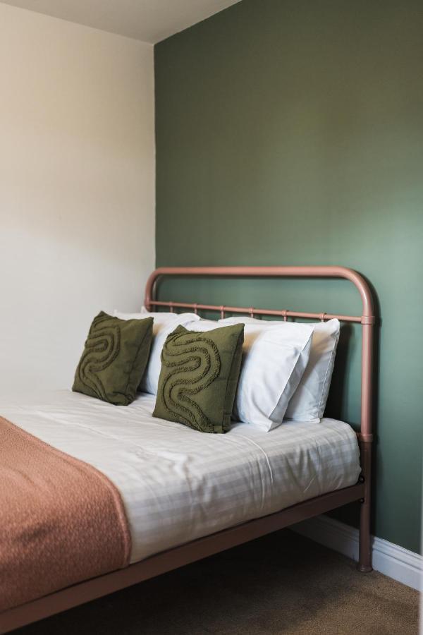 Wych Cottage, Striking 2 Bed, Parking, Ground Floor Flat - Step Free サマートン エクステリア 写真